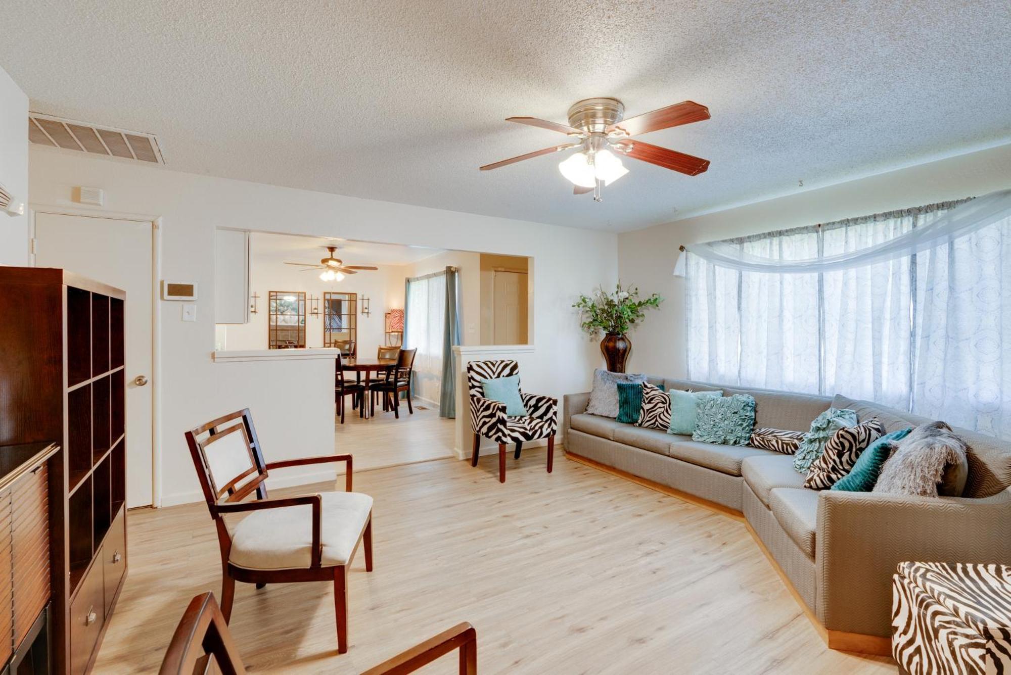 Breezy Fresno Home - Near Airport And Downtown Bagian luar foto