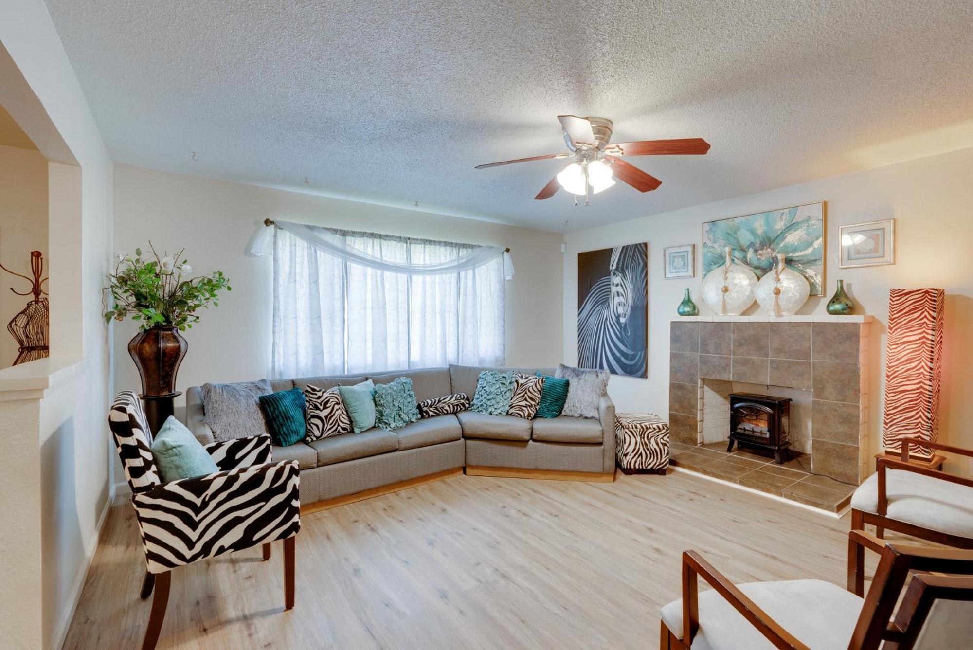 Breezy Fresno Home - Near Airport And Downtown Bagian luar foto