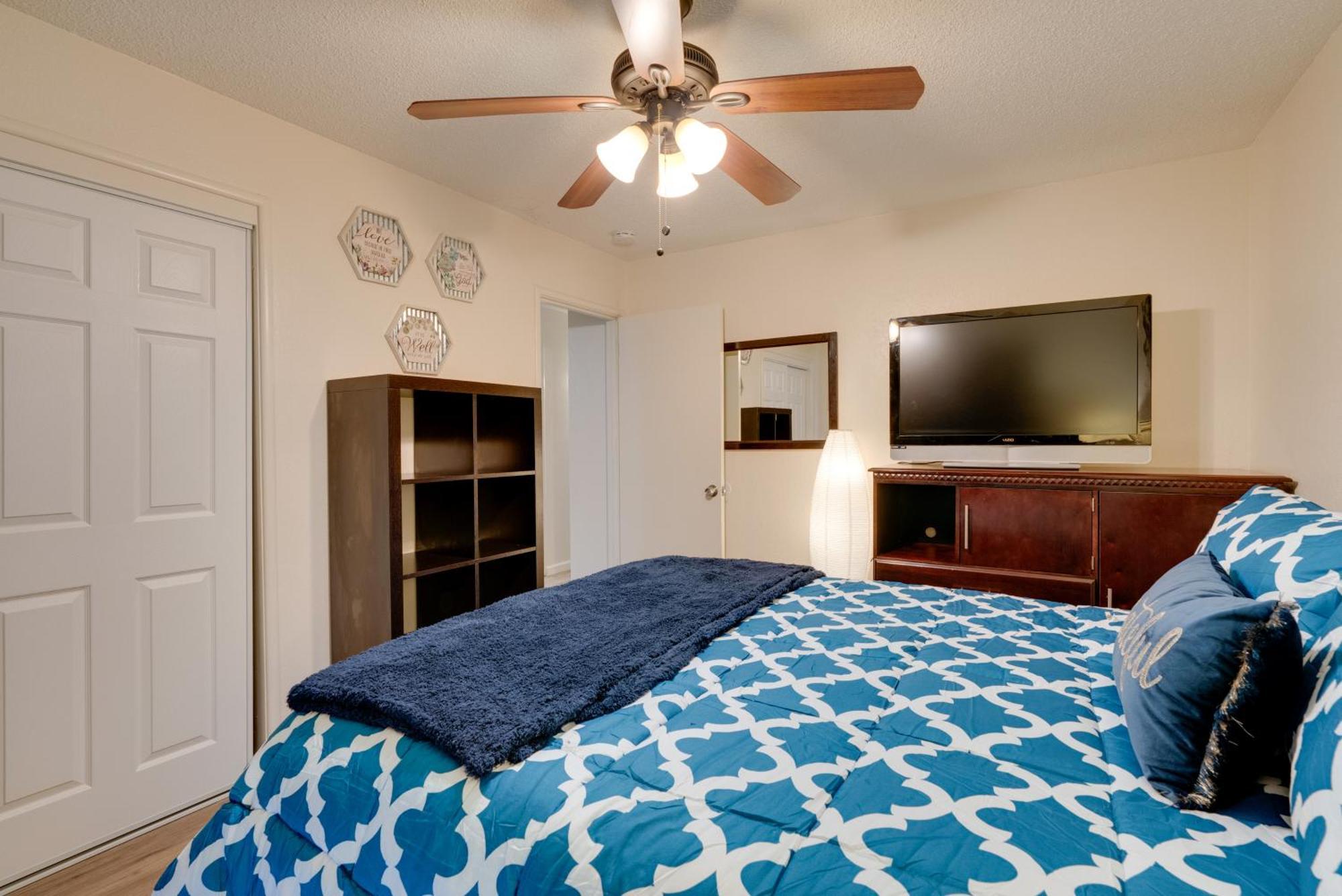 Breezy Fresno Home - Near Airport And Downtown Bagian luar foto